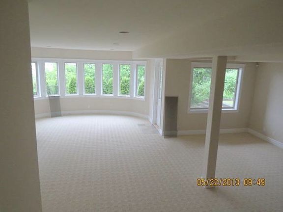 4th image of 2908 44th Ave NE
