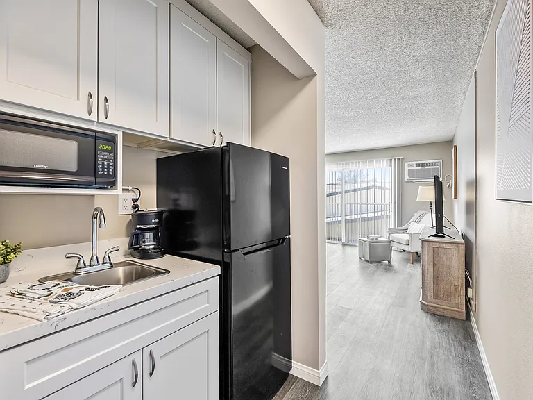 Sun City Gardens - 55+ Active Adult Apartments — Photo 8