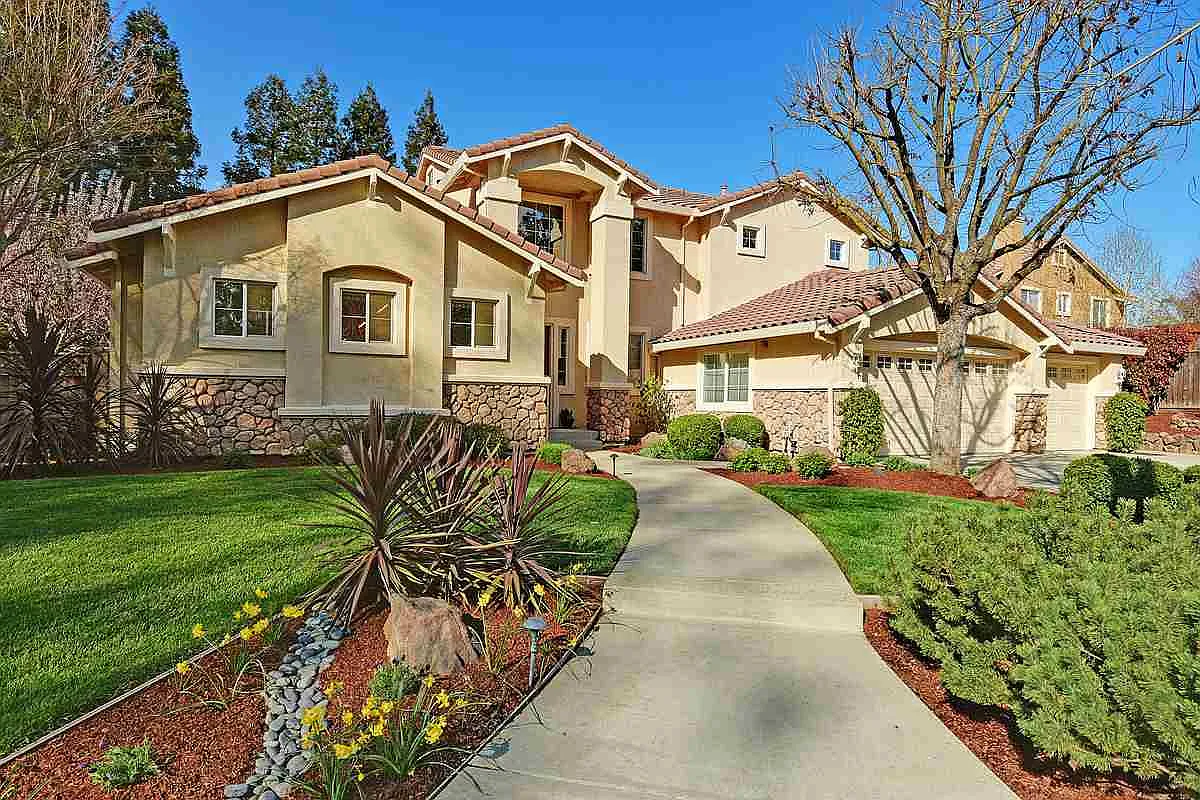 1650 Embassy Cir photo 1