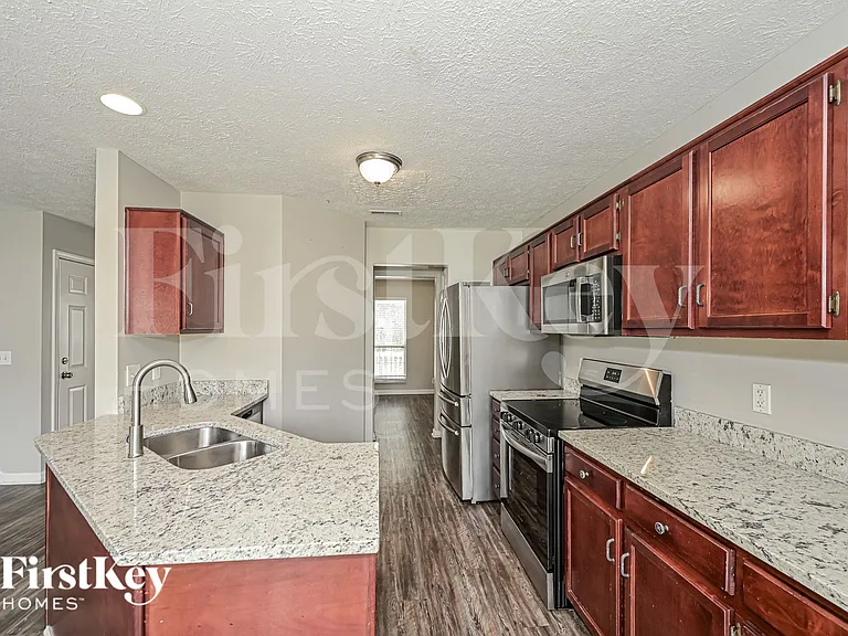 6005 Monroe Xing — Photo 8