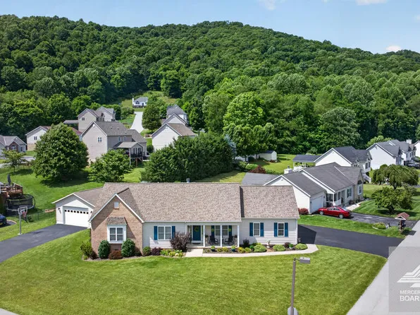 398 Brandon Dr, Bluefield, VA 24605