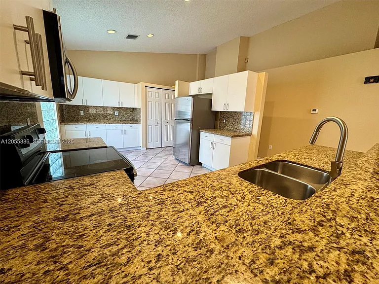 3393 SW 180th Way — Photo 4