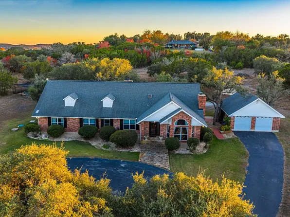 125 Grady Ln, Kerrville, TX 78028