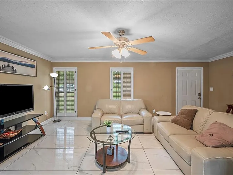 4839 Lehigh Dr — Photo 8