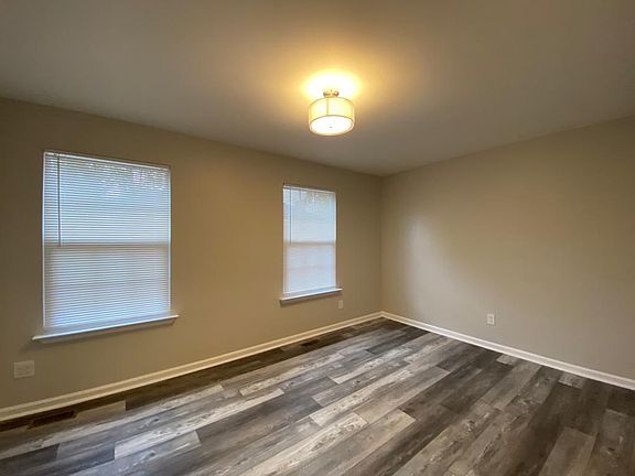 5th image of 914 Dartmouthglen Way