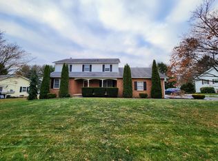424 Croghan Dr, Carlisle, PA 17013