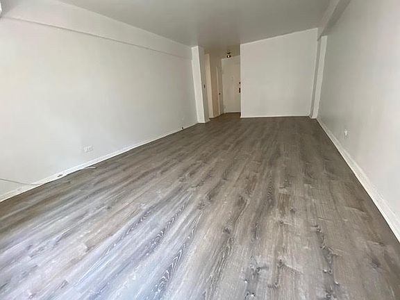 4th image of 141 E 55th St APT 9