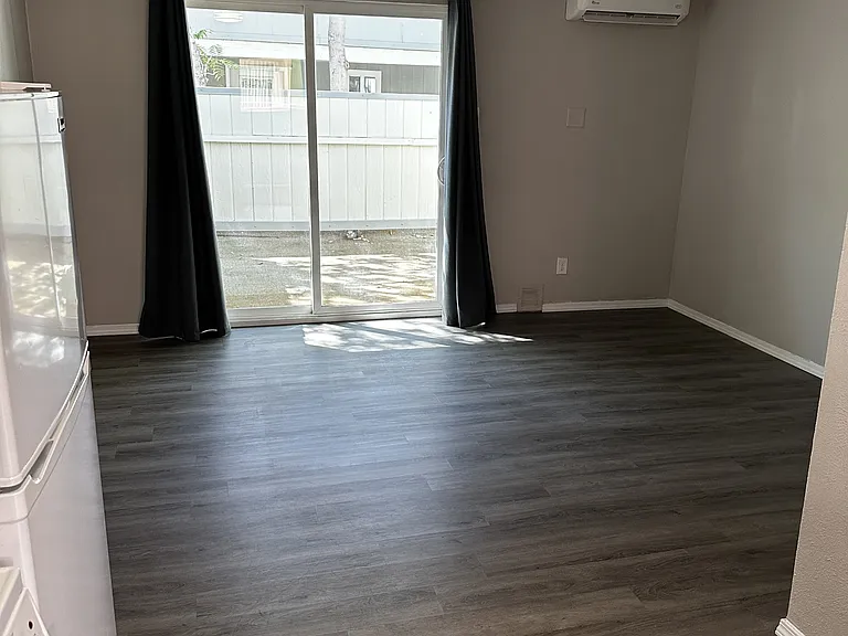 318 Princeton Dr SE #4 — Photo 3