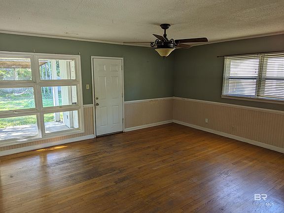 5th image of 606 Louise Dr W