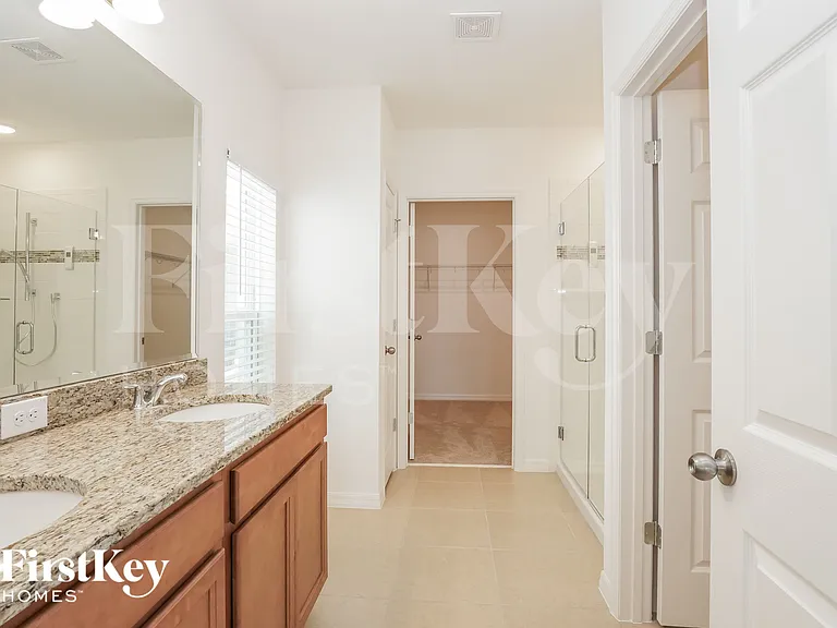 5086 Royal Point Ave — Photo 7