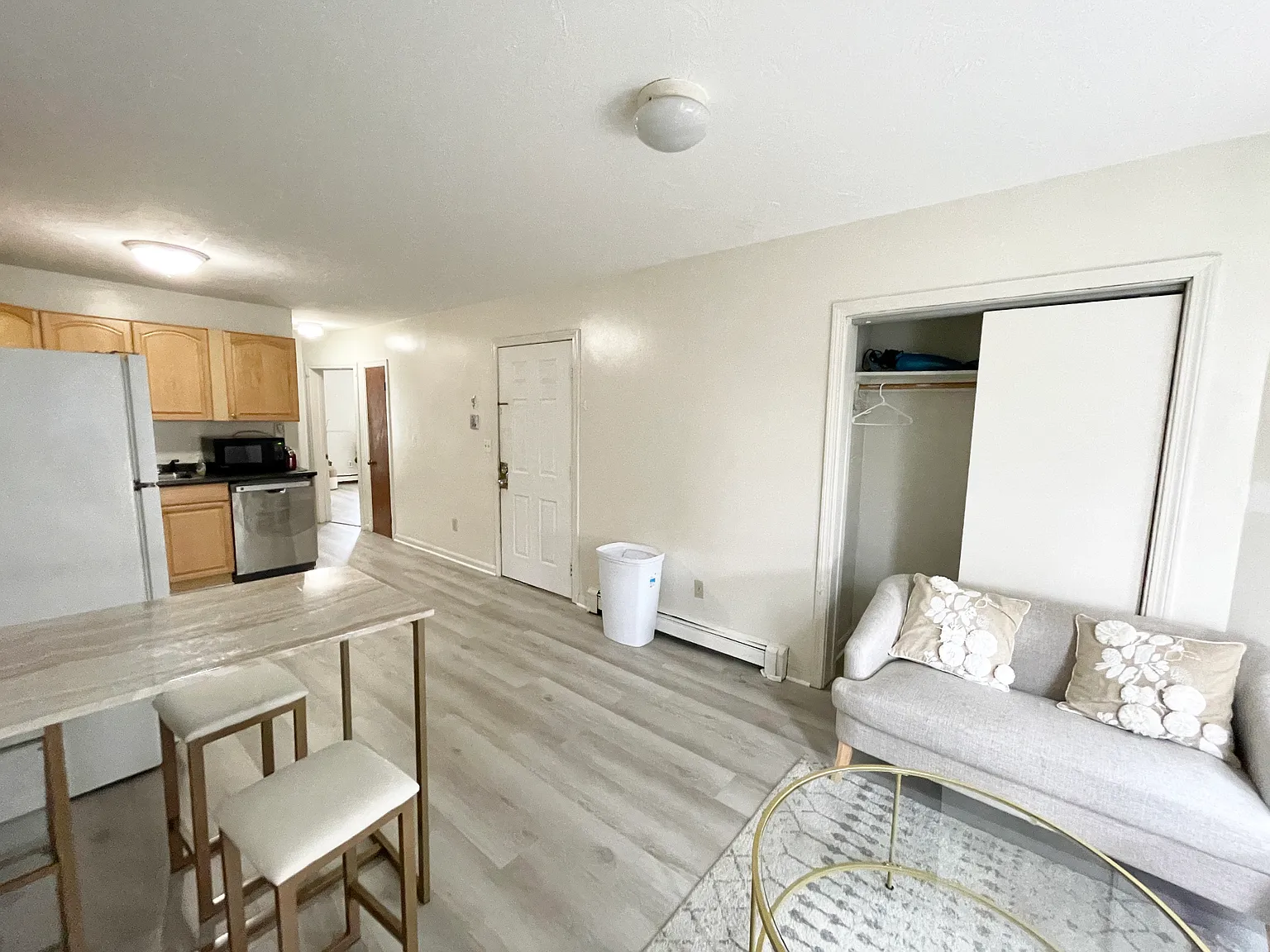 2 bed, 1000 sqft, $3,800 — Photo 1