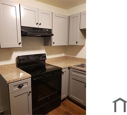 2nd image of 3422 SE 22nd Ave