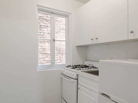 3rd image of 212 W 16th St APT 2R