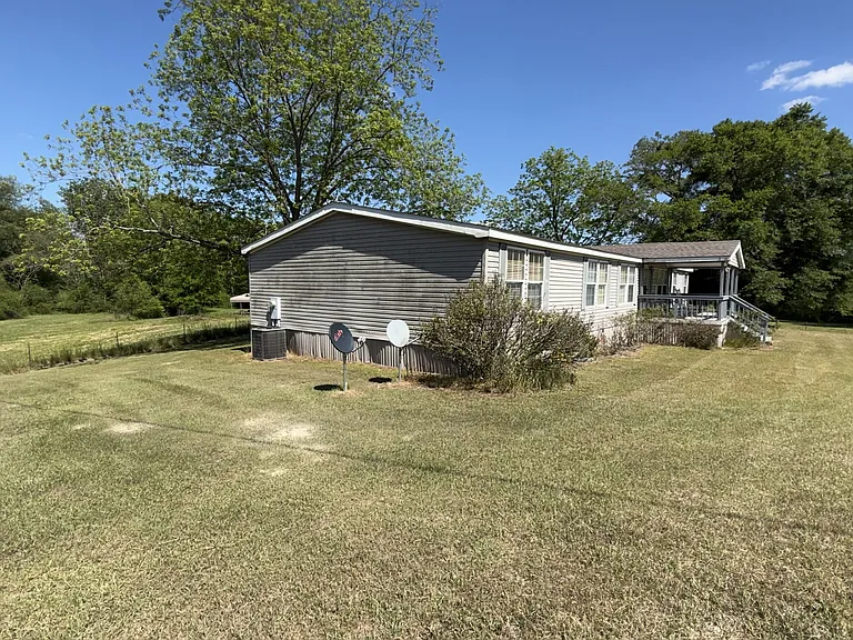 198 County Road 1165 — Photo 27
