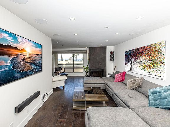 3rd image of 130 Ocean Park Blvd Unit 333