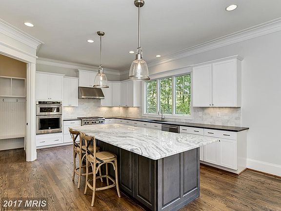 5th image of 617 John Marshall Dr NW