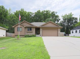 321 Elliott St, Council Bluffs, IA 51503