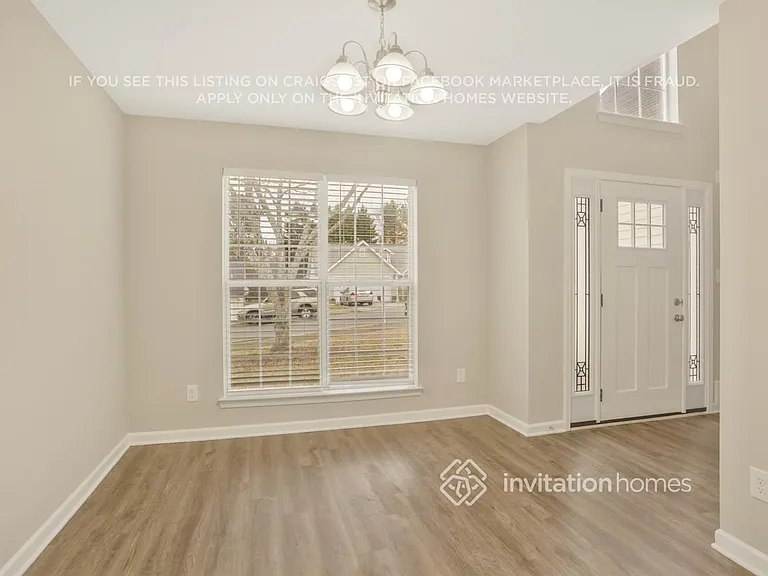 1009 Meadow Glen Cir — Photo 13