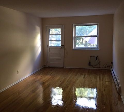 3rd image of 16311 Sanford Ave #1