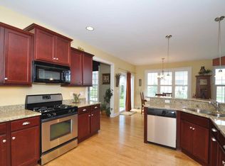 518 Prairie View Rd, Williams Bay, WI 53191