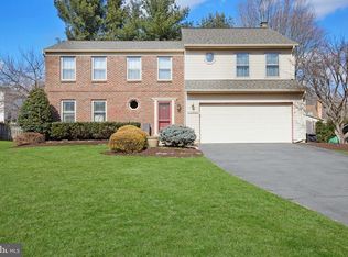 12604 Bayou Dr, Herndon, VA 20170