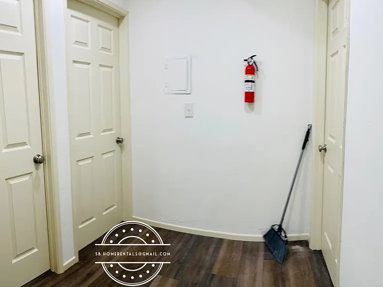 522 W Gutierrez St #3 — Photo 12