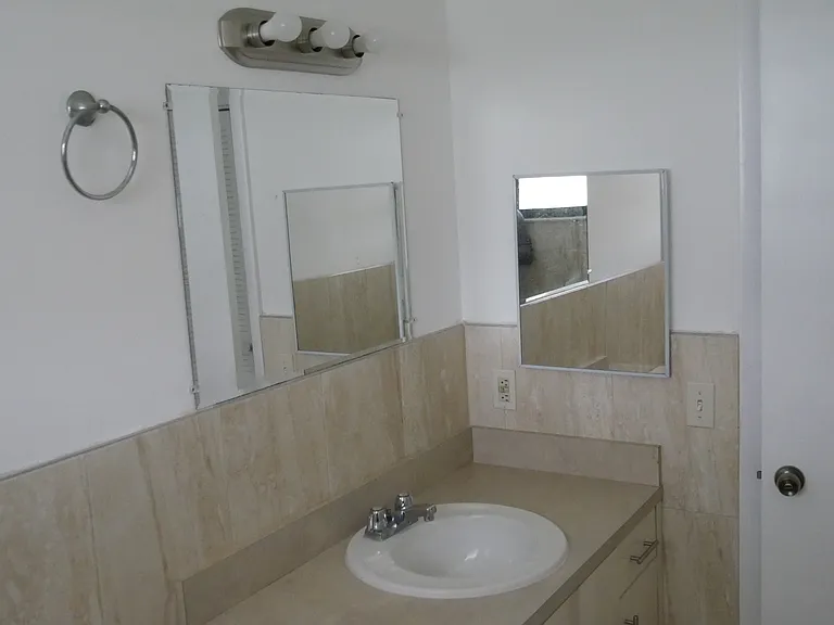 4181 SW 20th St #4 — Photo 10