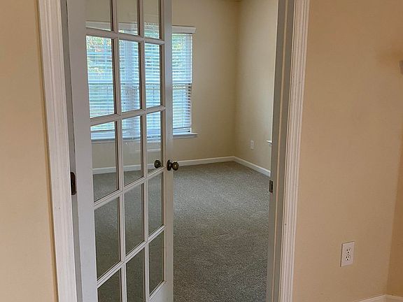 3rd image of 219 Shadow Ct SW