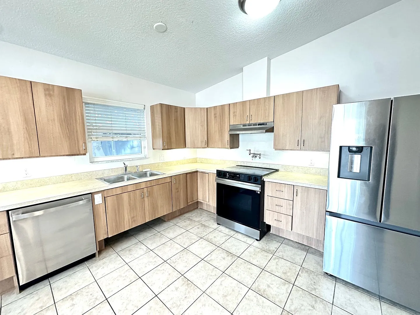 3BR/2BA Oasis with Chef's Kitchen, Private Suite, and Serene Outdoor Haven! — Photo 3