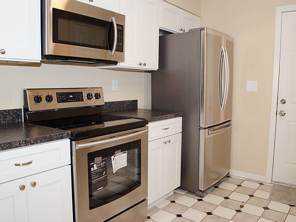 3rd image of 122 Phoenetia Dr
