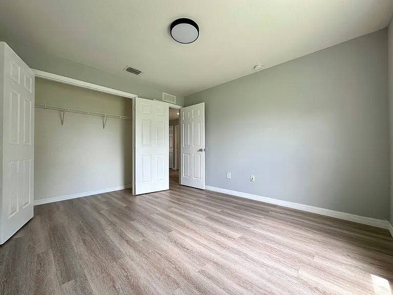 228 Homer Ave S — Photo 13