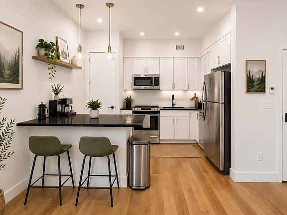 2nd image of 1343 Fulton St APT 1A