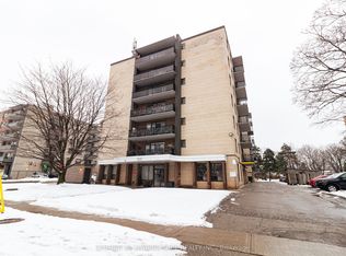 825 Kennedy Rd #709, Toronto, ON M1K2E6