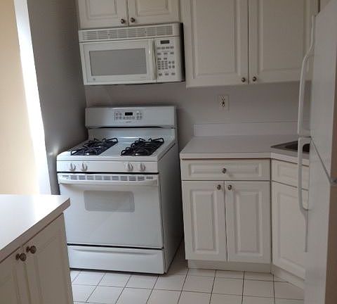 4th image of 789 Lexington Ave APT 5