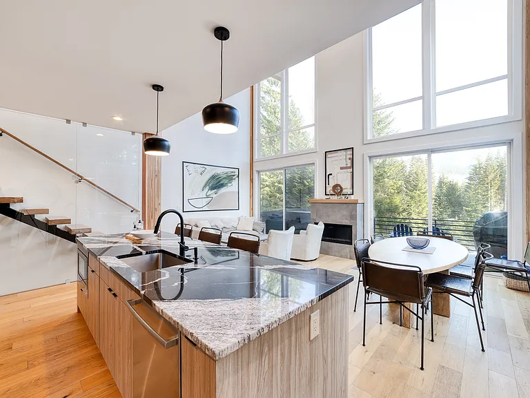 340 Snoqualmie Dr — Photo 6