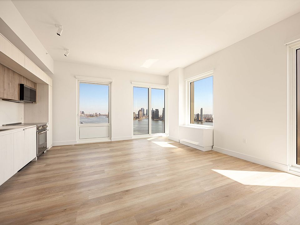 1st image of 644 E 14th St #2202