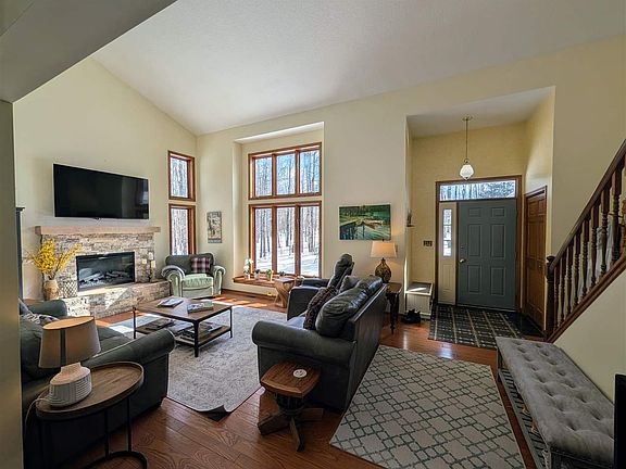 3rd image of 6019 Forest Ridge Ln