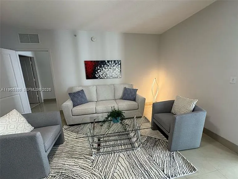 170 SE 14th St #1108 — Photo 3