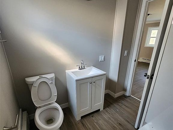 4th image of 56 Orchard St