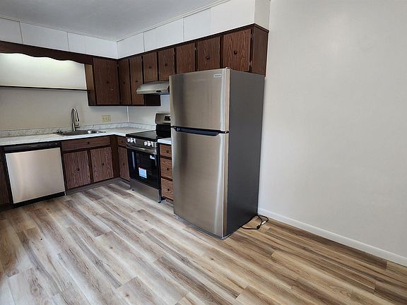 4th image of 240 W Tuscola St Unit 11