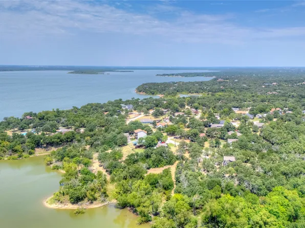 551 Horseshoe Trl, Little Elm, TX 75068