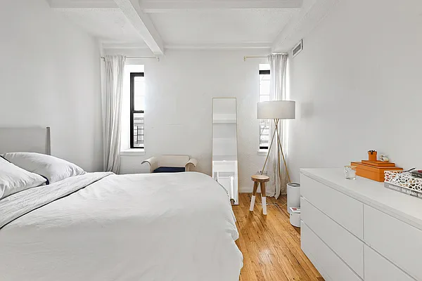 Rented by SERHANT. | media 8