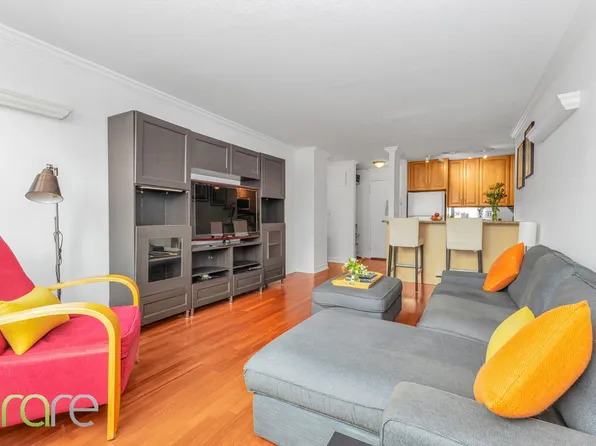 340 East 93rd Street image 2 of 15