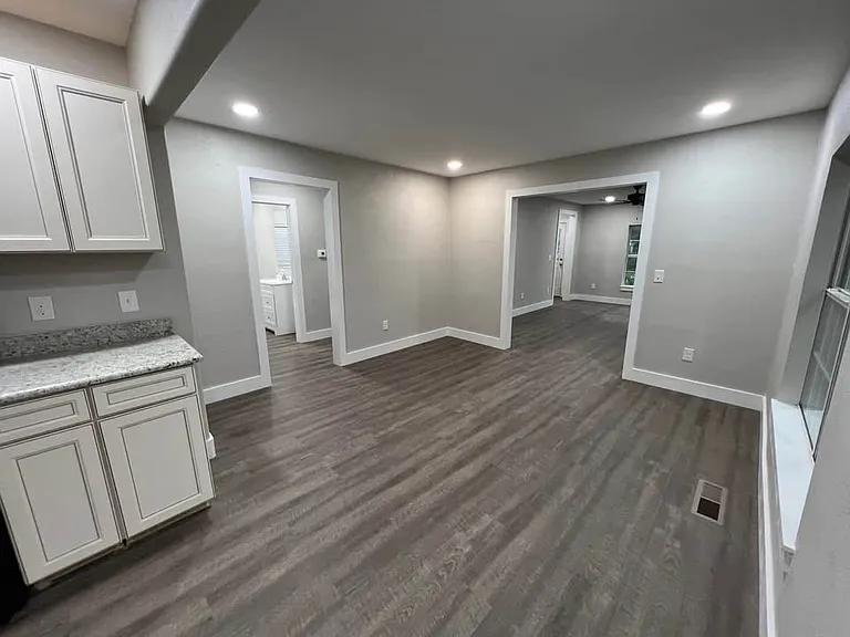 624 N 5th Ave — Photo 3