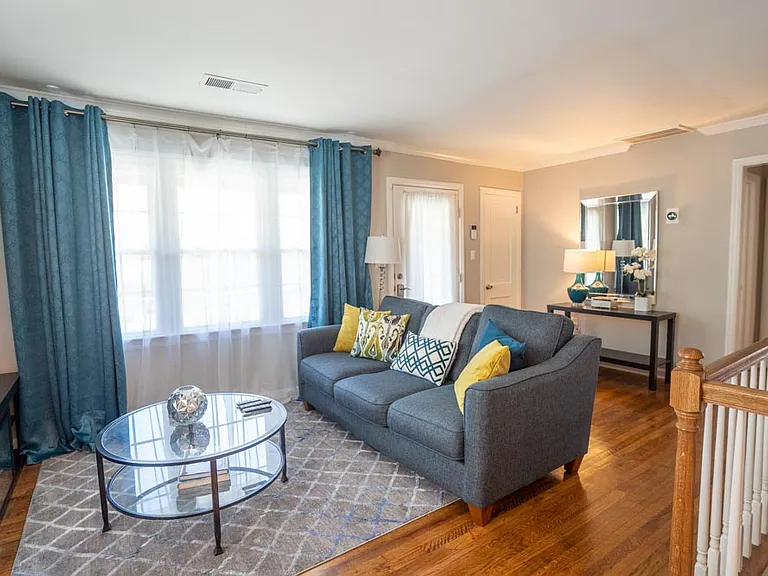 2475 Constance St — Photo 8