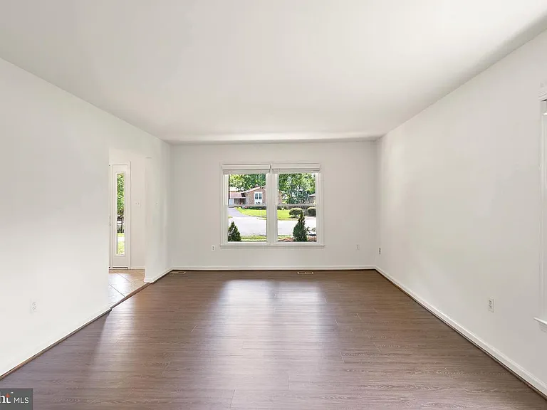 8902 Huxley Ct — Photo 22