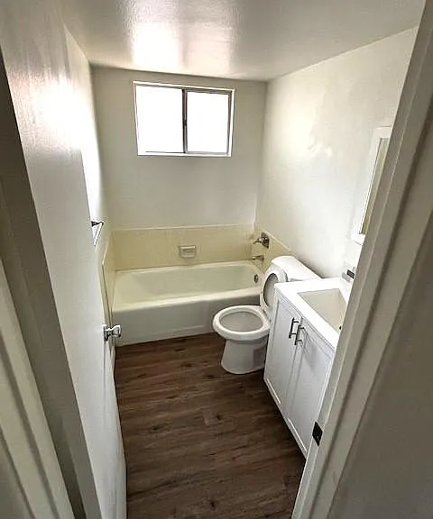 915 Malaga Pl — Photo 7