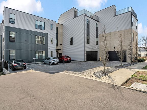 3rd image of 519 27th Ave N #101