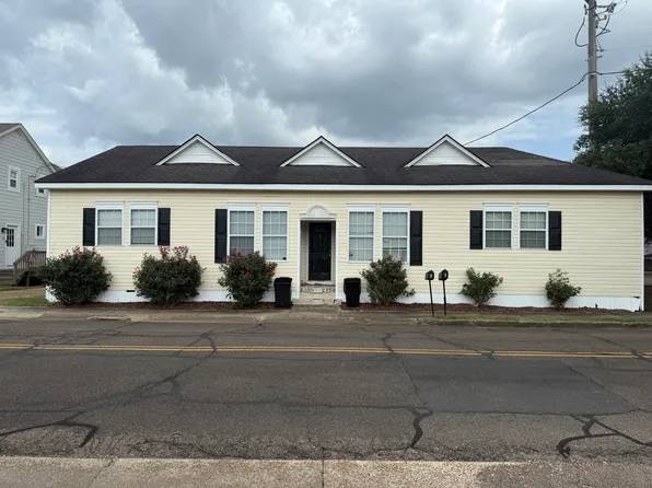 235 S Lafayette St #B, Starkville, MS 39759