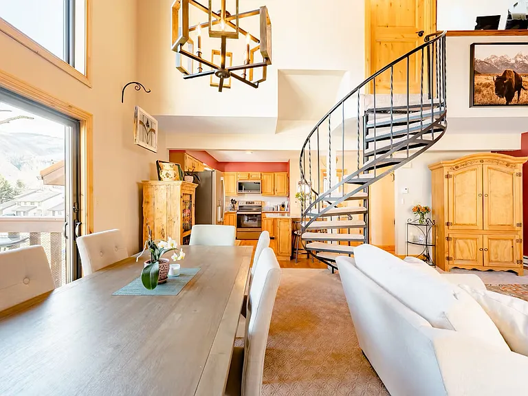 225 Eagle Dr #10B — Photo 4